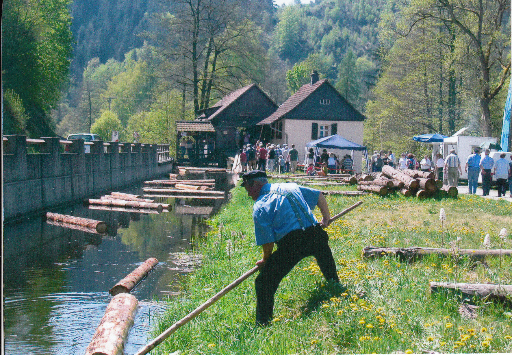 Vom Ufer aus gesteuert